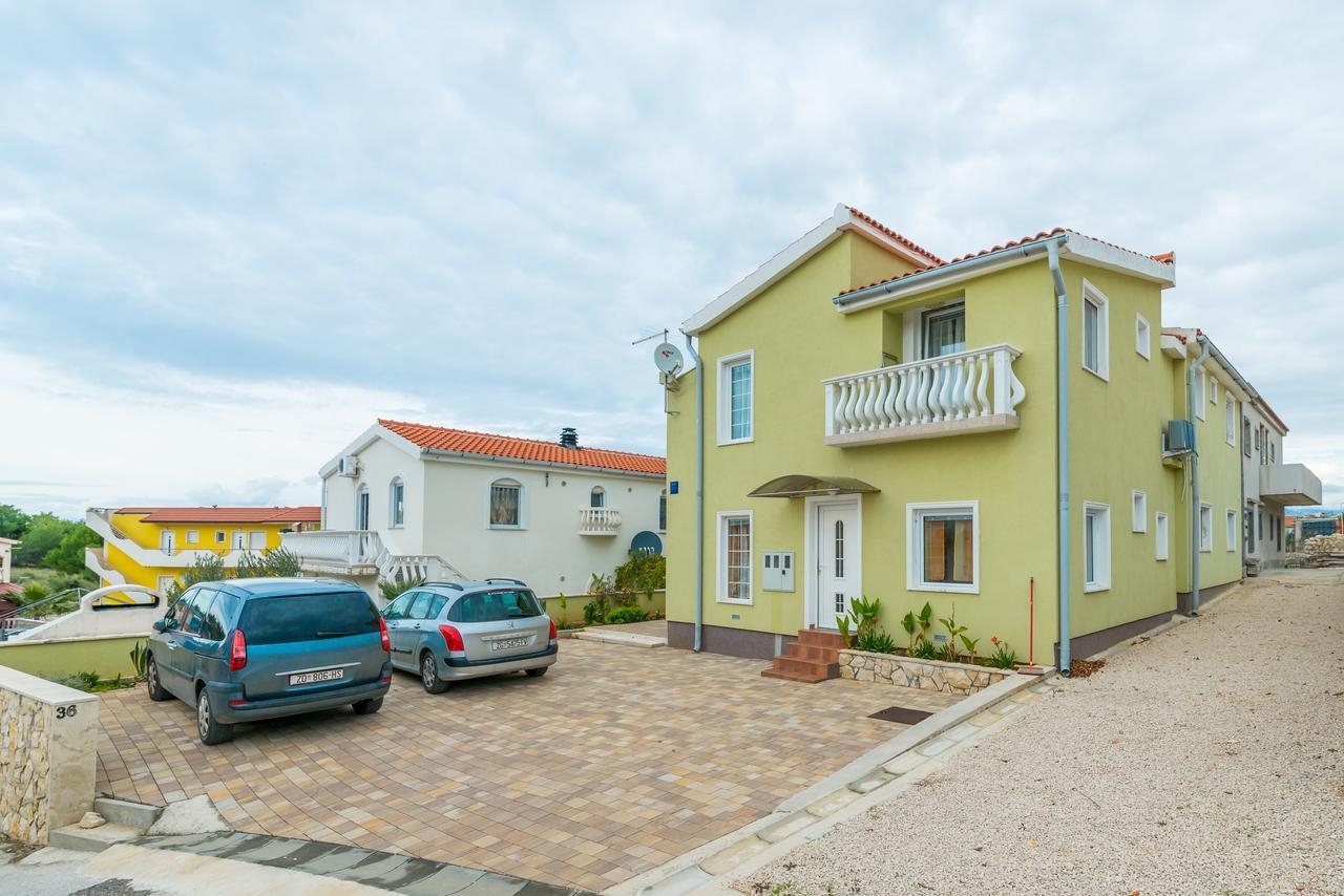 Apartments Mahnet Vir Exterior photo